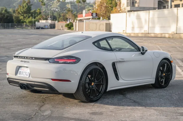 2018 718 Cayman Base photo 2