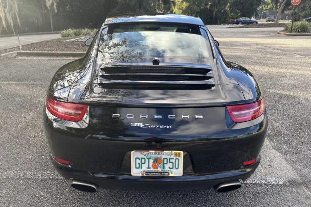 2015 911 Carrera photo 2