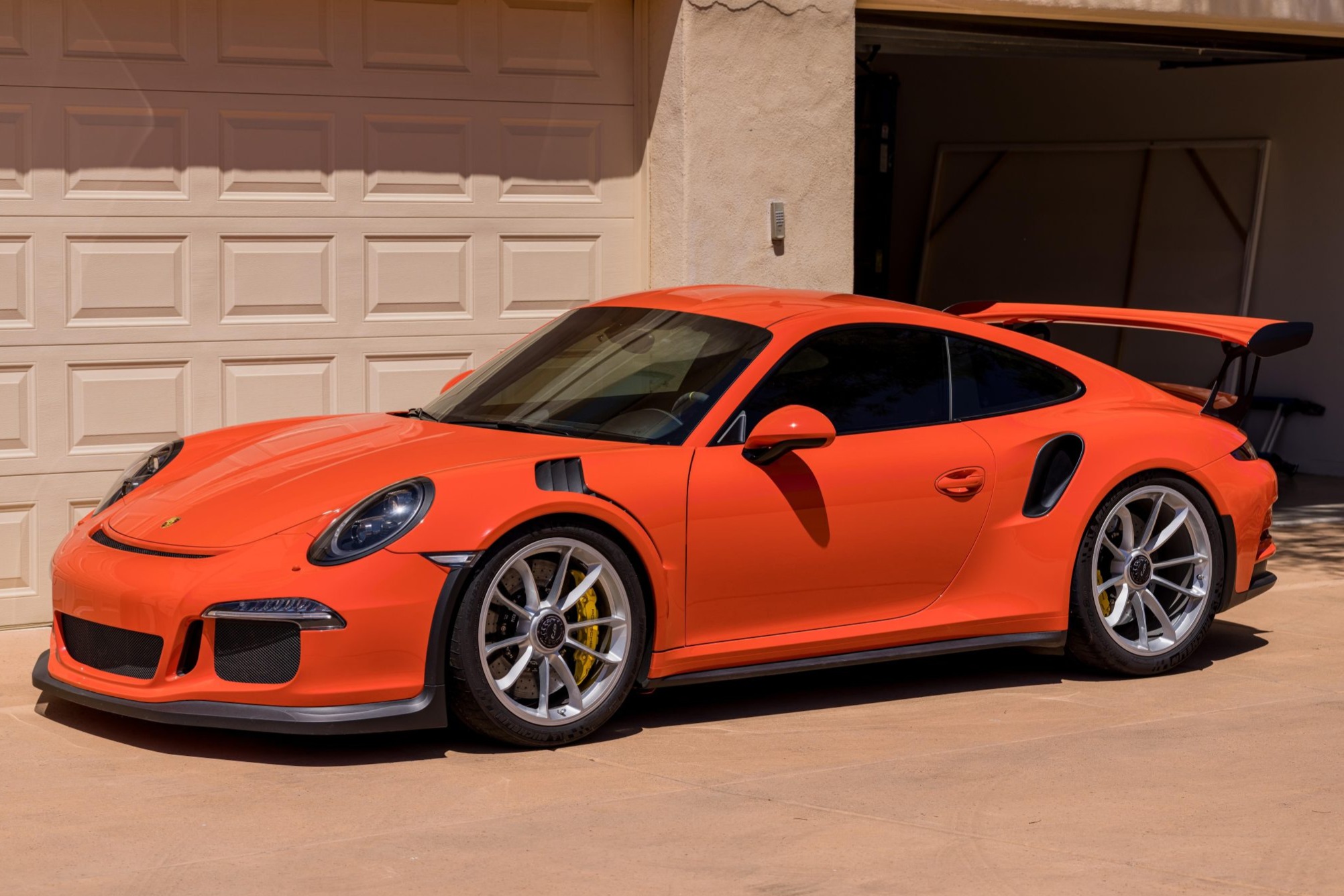 2016 911 GT3 RS photo 2