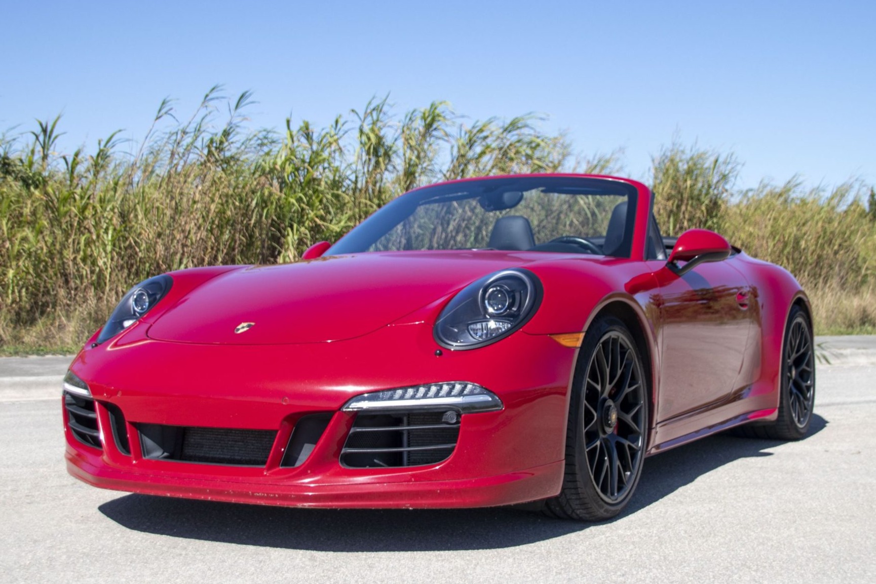 2016 911 GTS Cabriolet photo 2