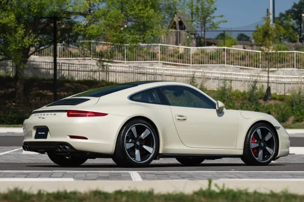 2014 911 50th Anniversary Edition photo 2