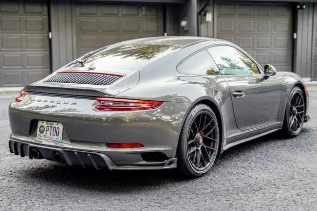 2019 911 Carrera GTS photo 2
