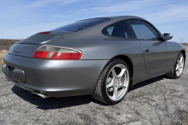 2002 911 Carrera photo 2