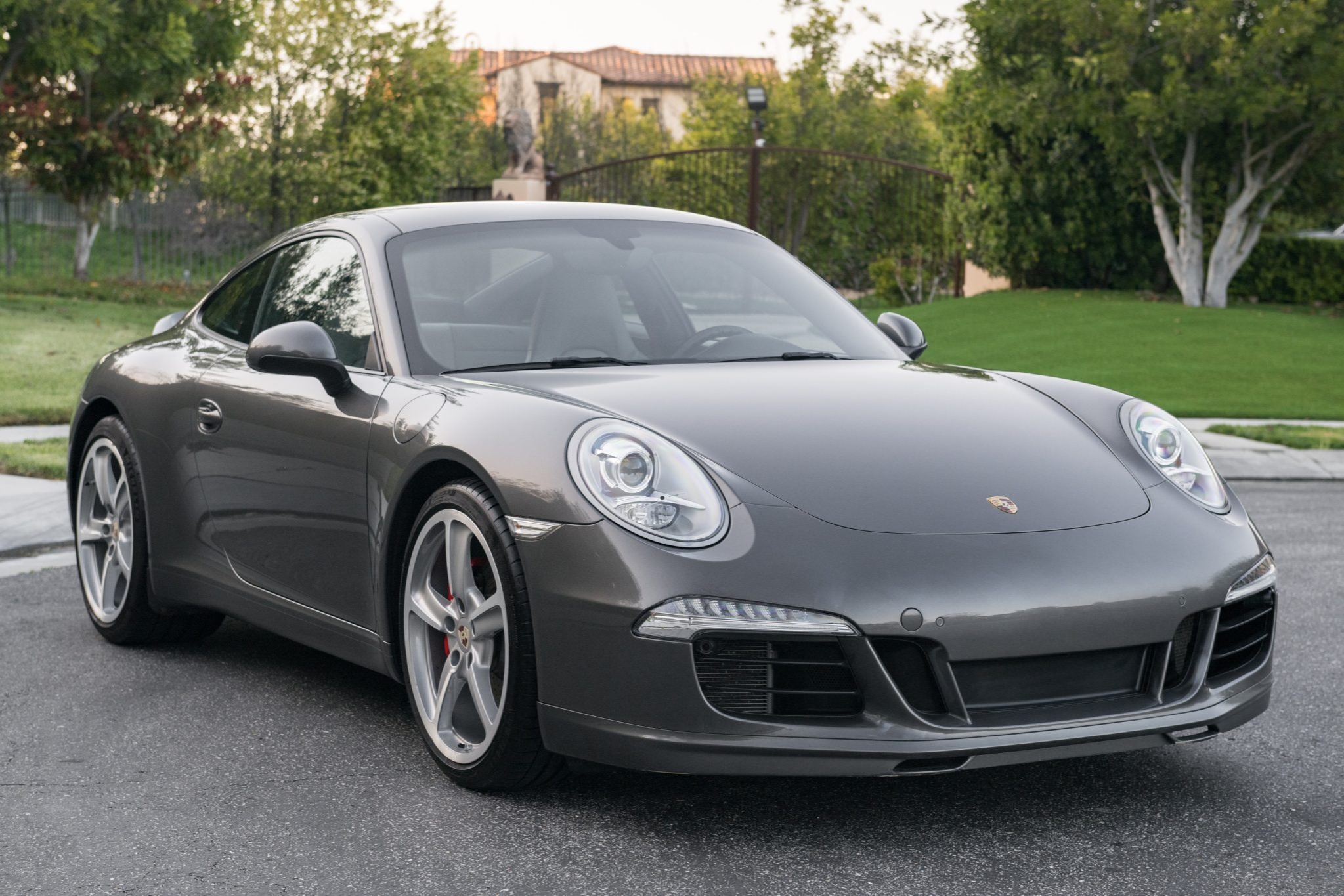 2013 911 Carrera photo 2