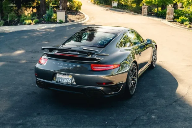 2015 911 Turbo S photo 2