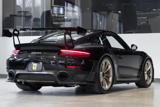 2018 911 GT2 RS photo 2