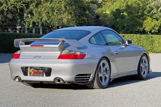 2002 911 GT2 photo 2