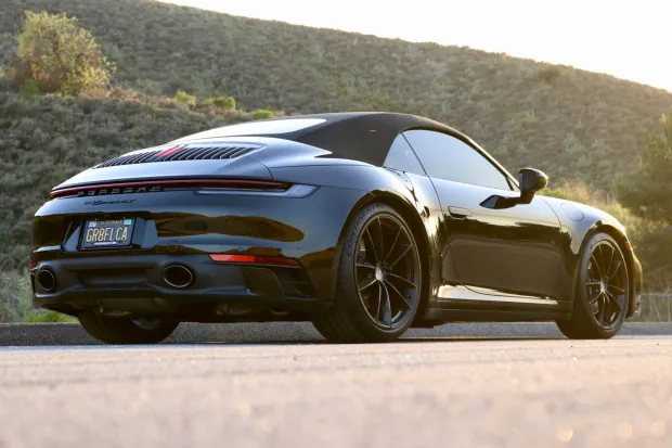 2020 911 Carrera 4S Cabriolet photo 2