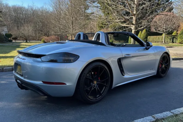 2018 718 Boxster S photo 2