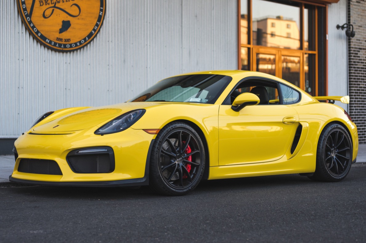 2016 Cayman GT4 photo 2