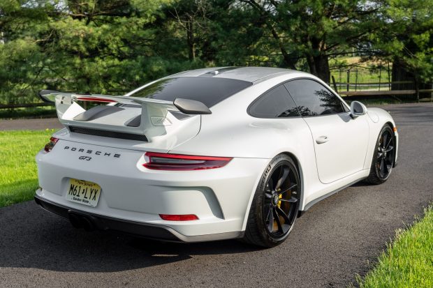 2018 911 GT3 photo 2
