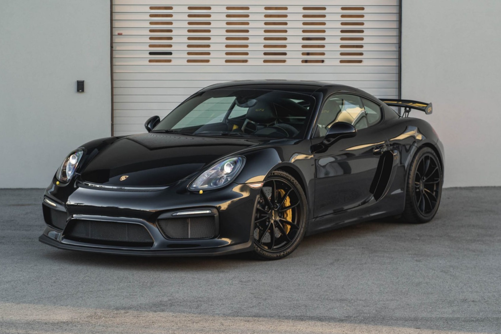 2016 Cayman GT4 photo 2