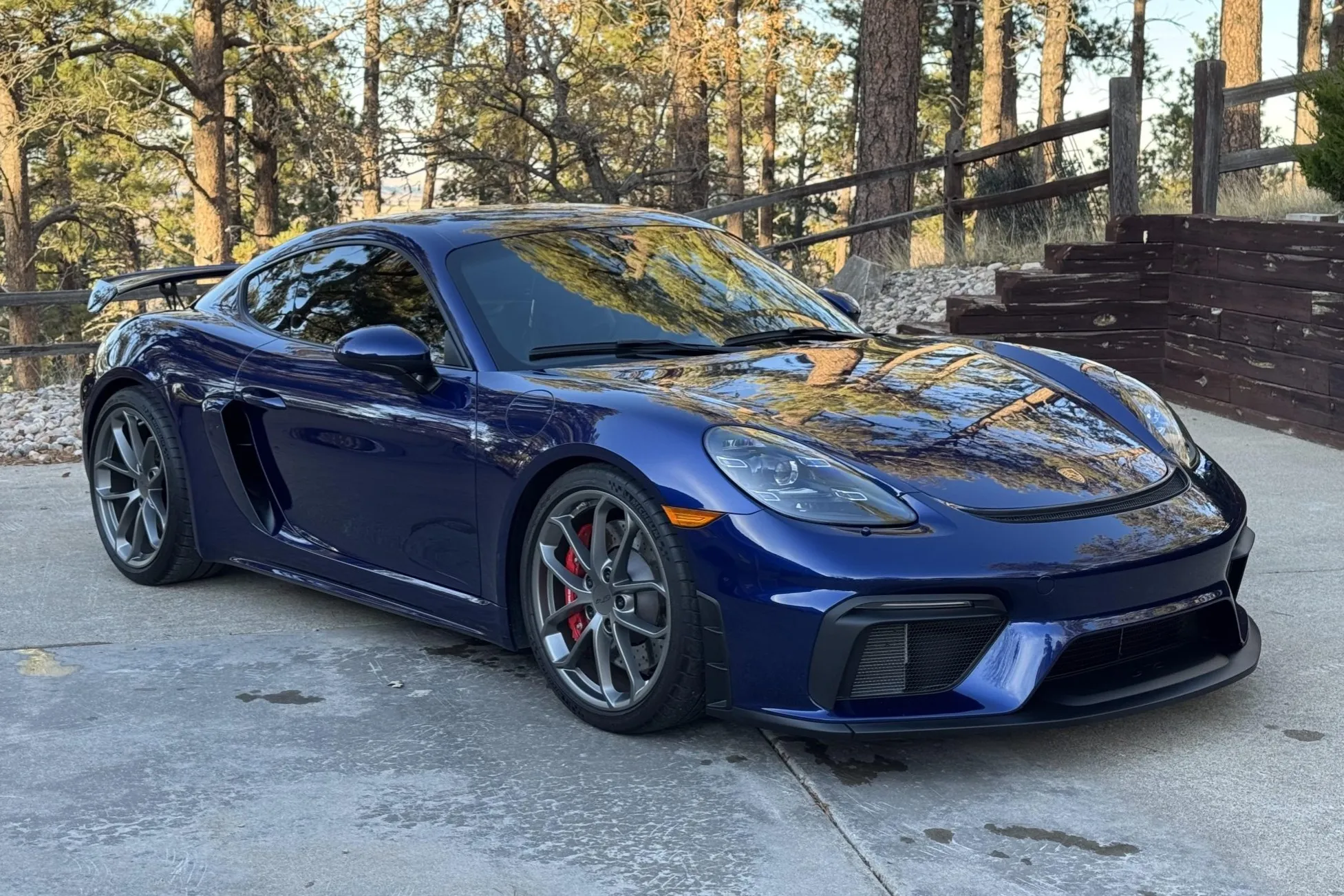 2022 718 Cayman GT4 photo 2