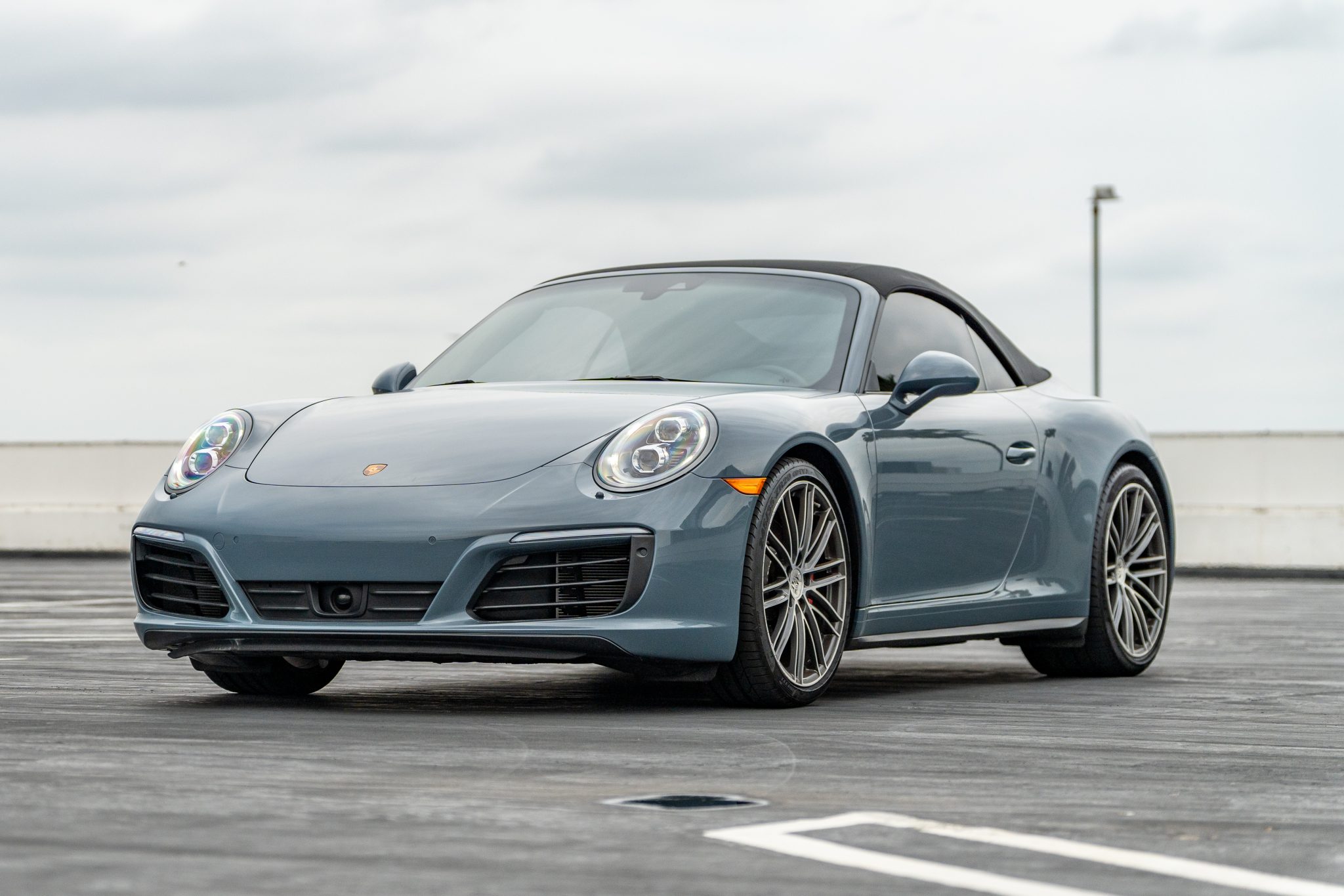 2017 911 Carrera 4S Cabriolet photo 2