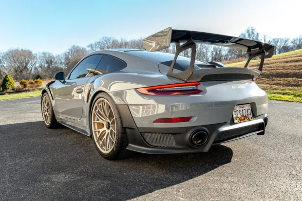 2018 911 GT2 RS photo 2