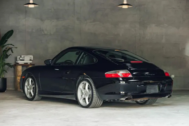 2004 911 Carrera photo 2
