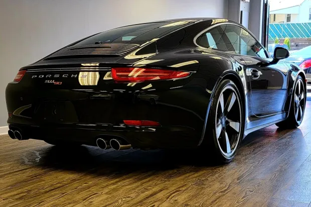 2014 911 50th Anniversary Edition photo 2