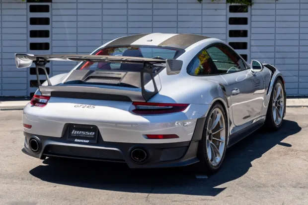 2019 911 GT2 RS photo 2