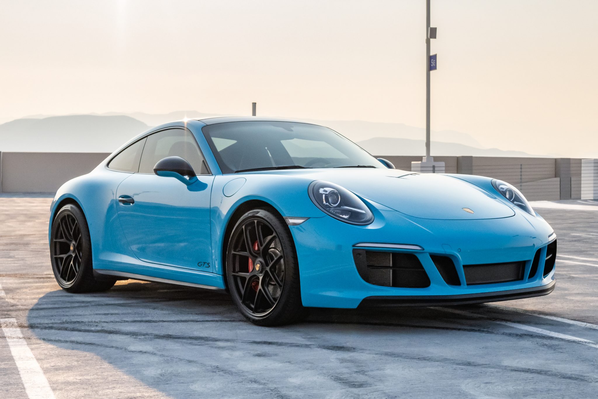 2019 911 GTS photo 2