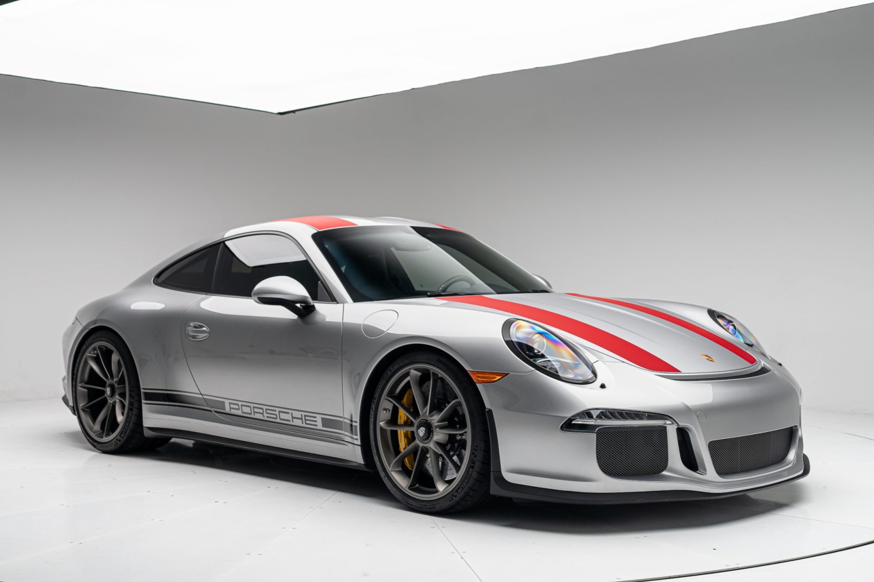 2016 911 R photo 2