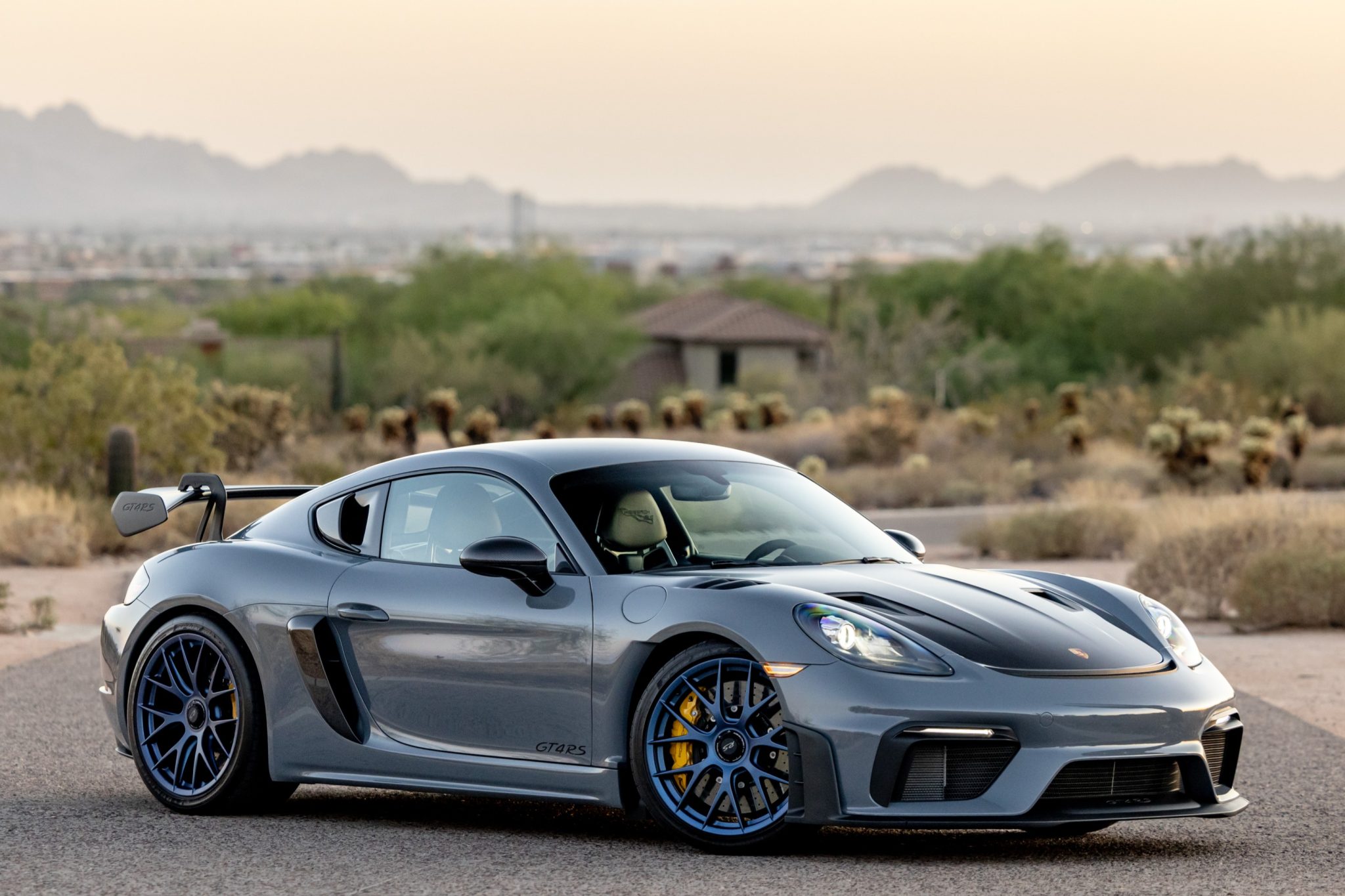 2023 718 Cayman GT4 RS photo 2
