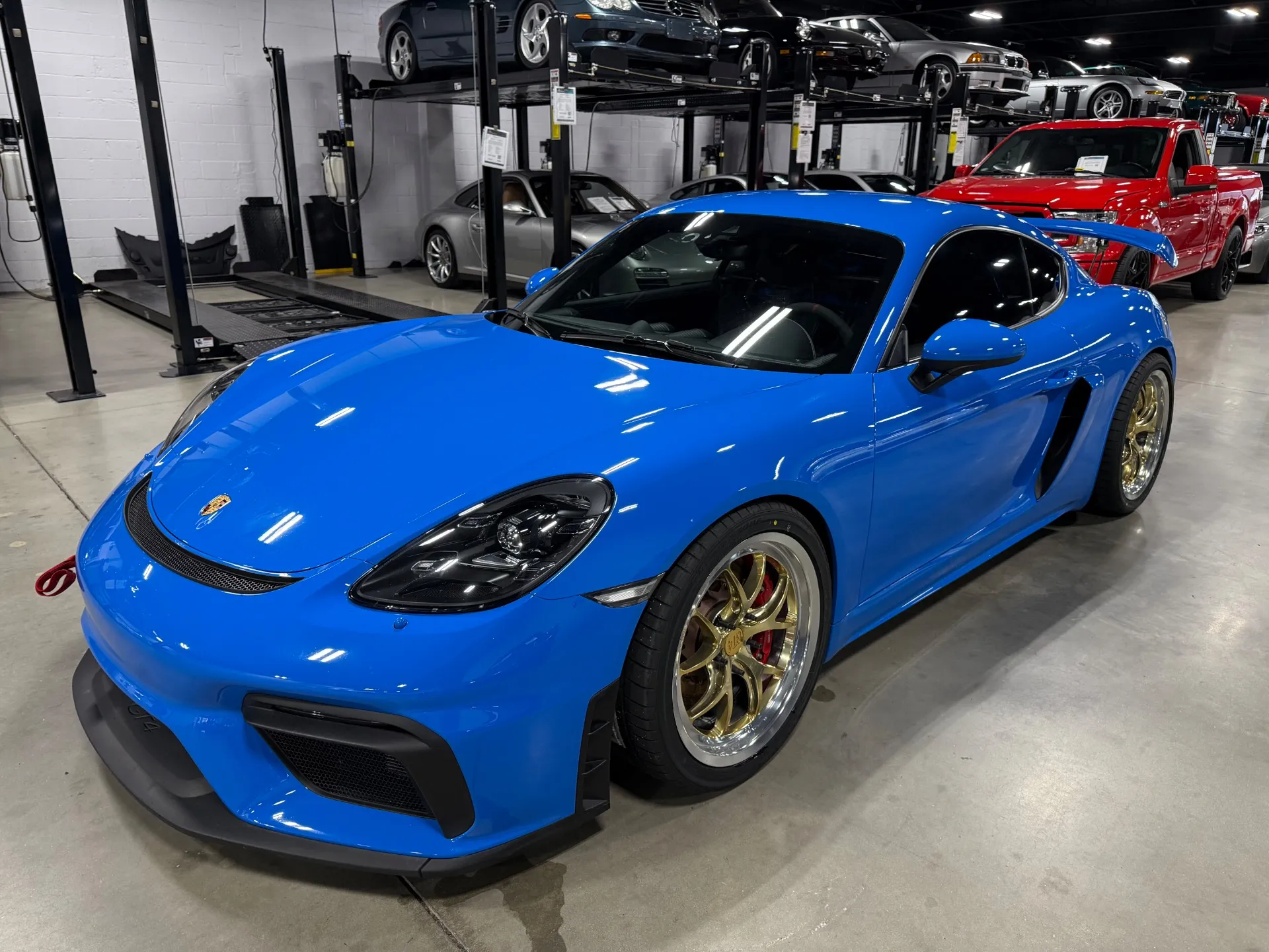 2022 718 Cayman GT4 photo 2