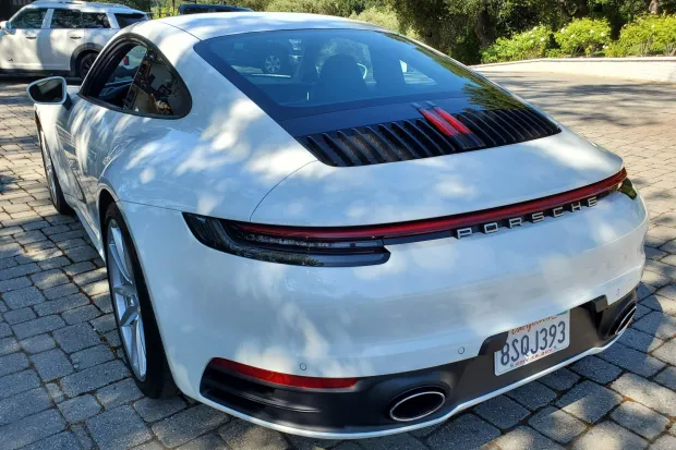 2020 911 Carrera photo 2