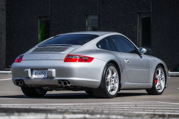 2005 911 Carrera S photo 2