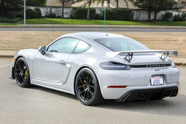 2021 718 Cayman GT4 photo 2