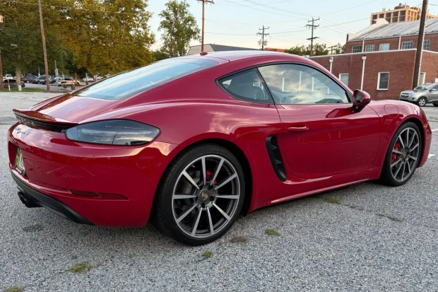 2017 718 Cayman S photo 2