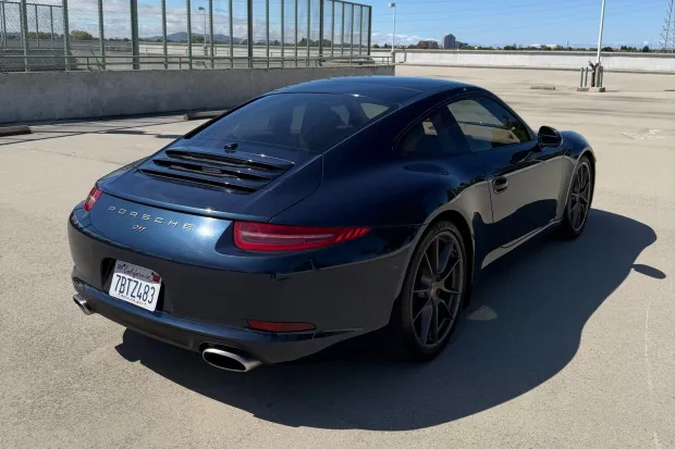 2013 911 Carrera photo 2