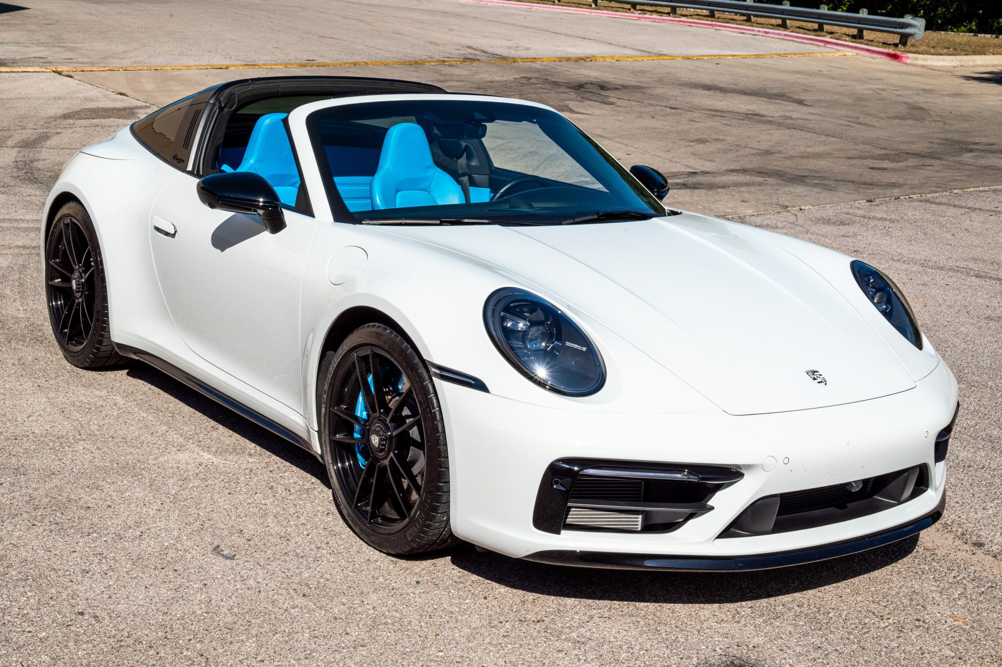 2023 911 GTS photo 2