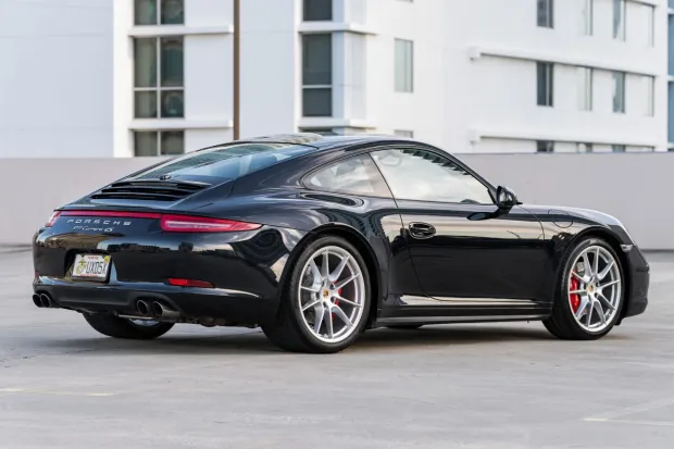 2015 911 Carrera 4S photo 2