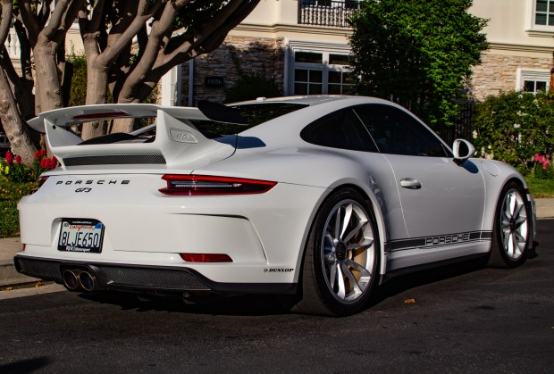 2018 911 GT3 photo 2