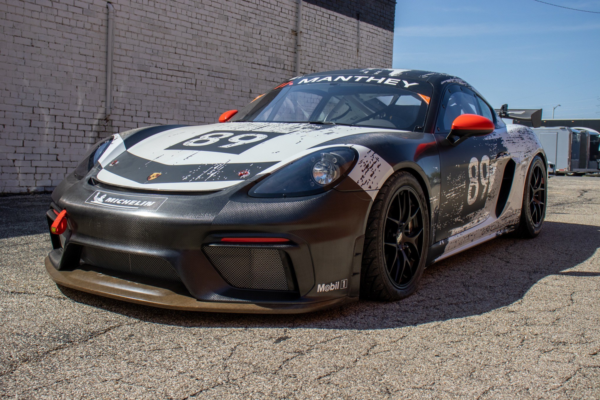2020 718 Cayman GT4 Clubsport photo 2