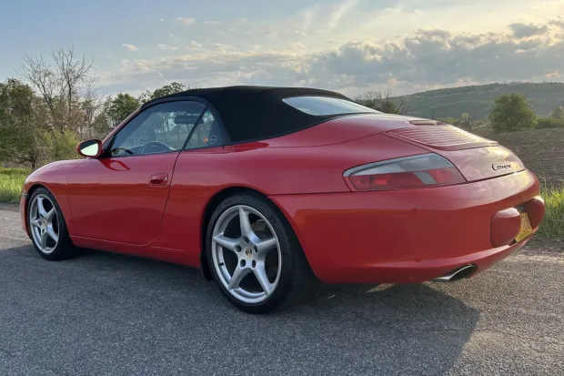 2002 911 Carrera photo 2