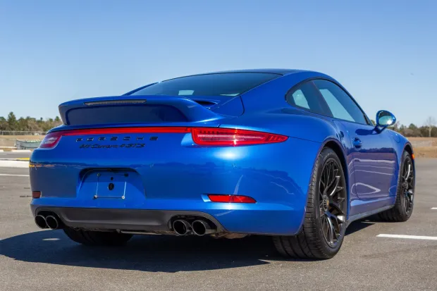 2016 911 Carrera 4 GTS photo 2