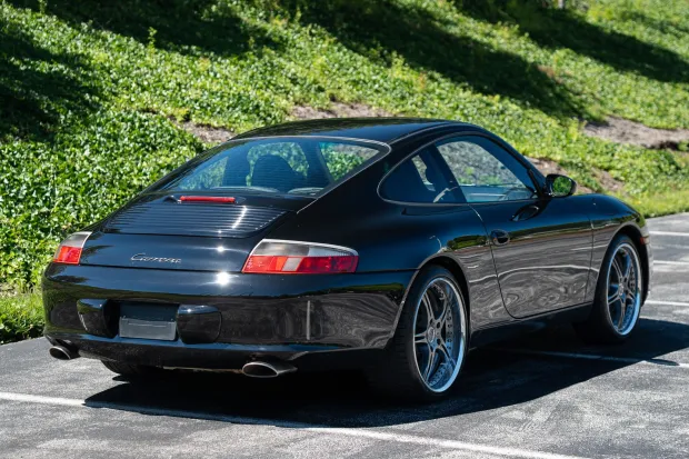 2002 911 Carrera photo 2