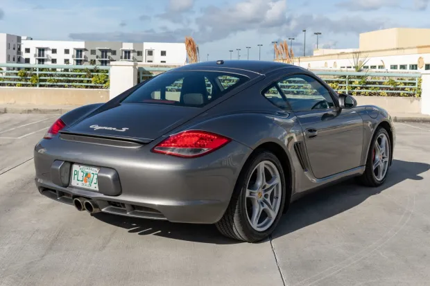 2010 Cayman S photo 2