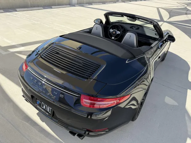 2015 911 Carrera GTS Cabriolet photo 2