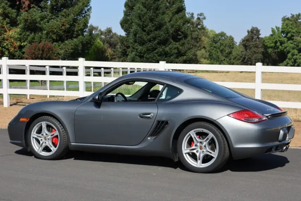 2010 Cayman S photo 2