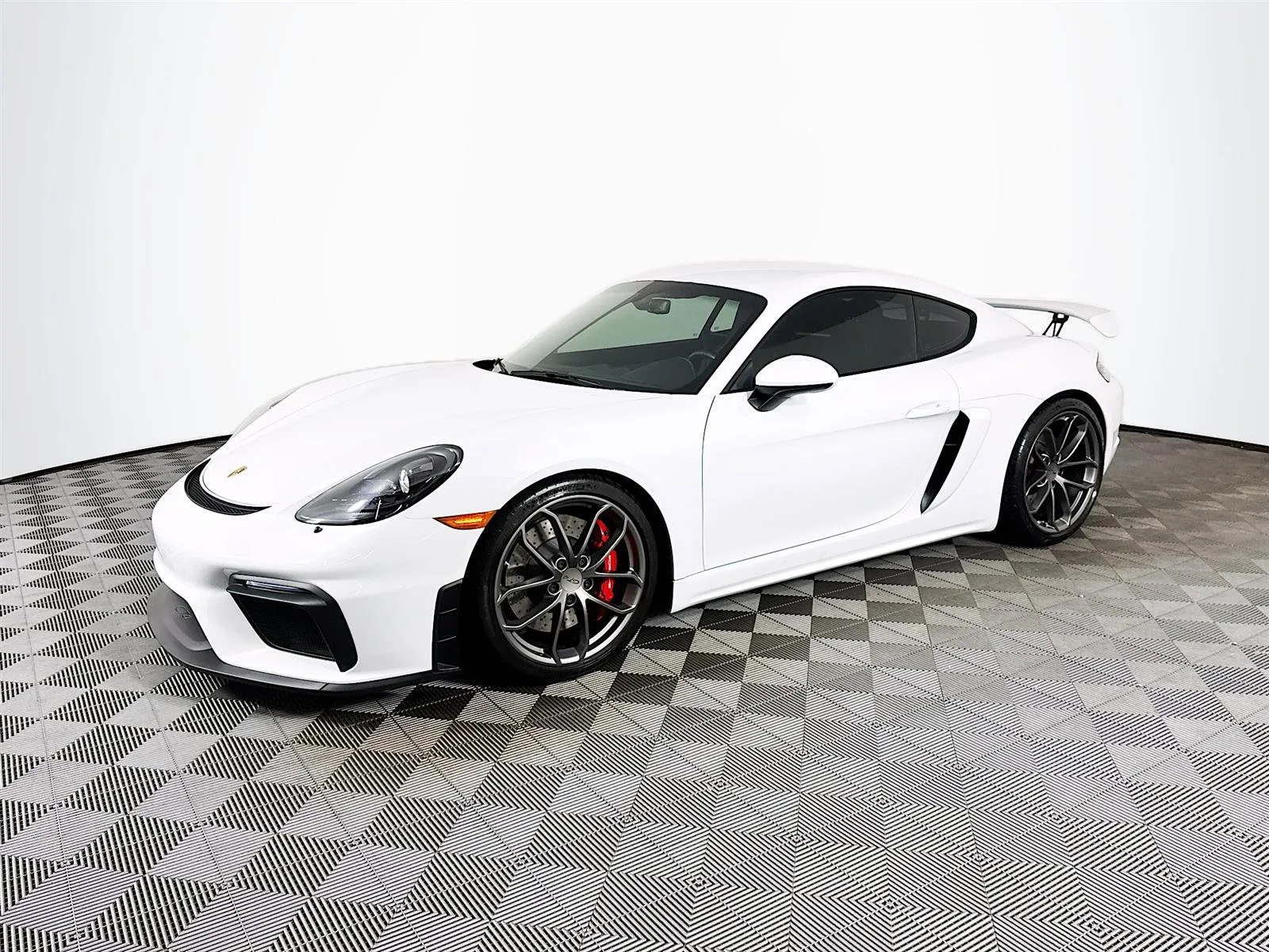 2020 Porsche 718 Cayman GT4 photo 6