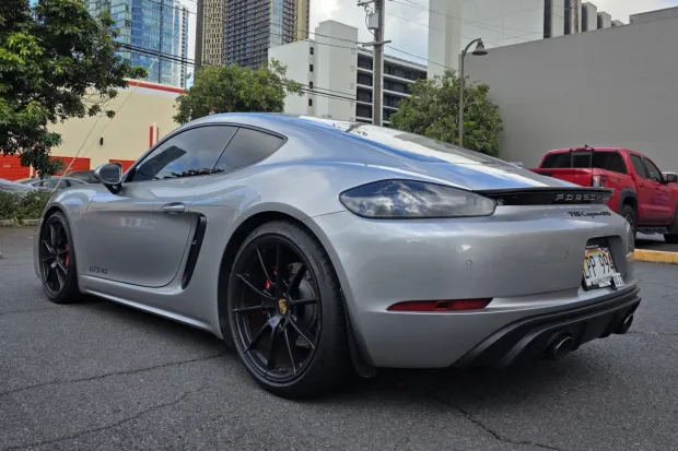 2021 718 Cayman GTS photo 2