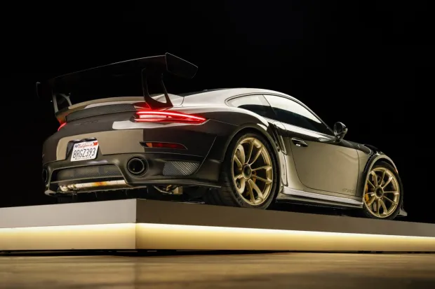 2018 911 GT2 RS photo 2