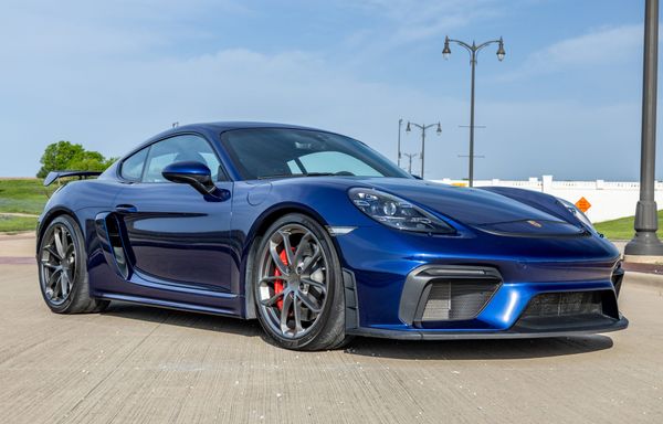 2021 718 Cayman GT4