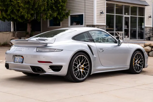 2016 911 Turbo S photo 2