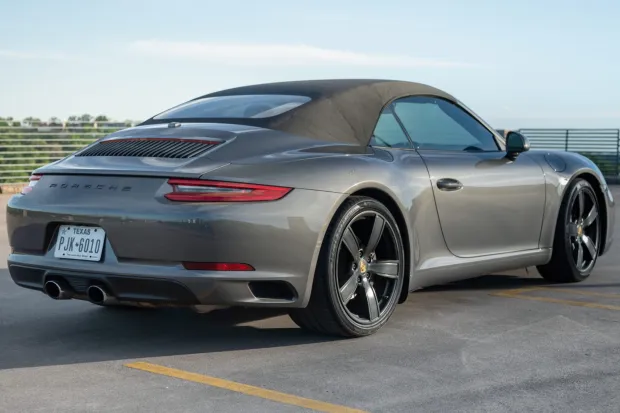 2018 911 Carrera Cabriolet photo 2