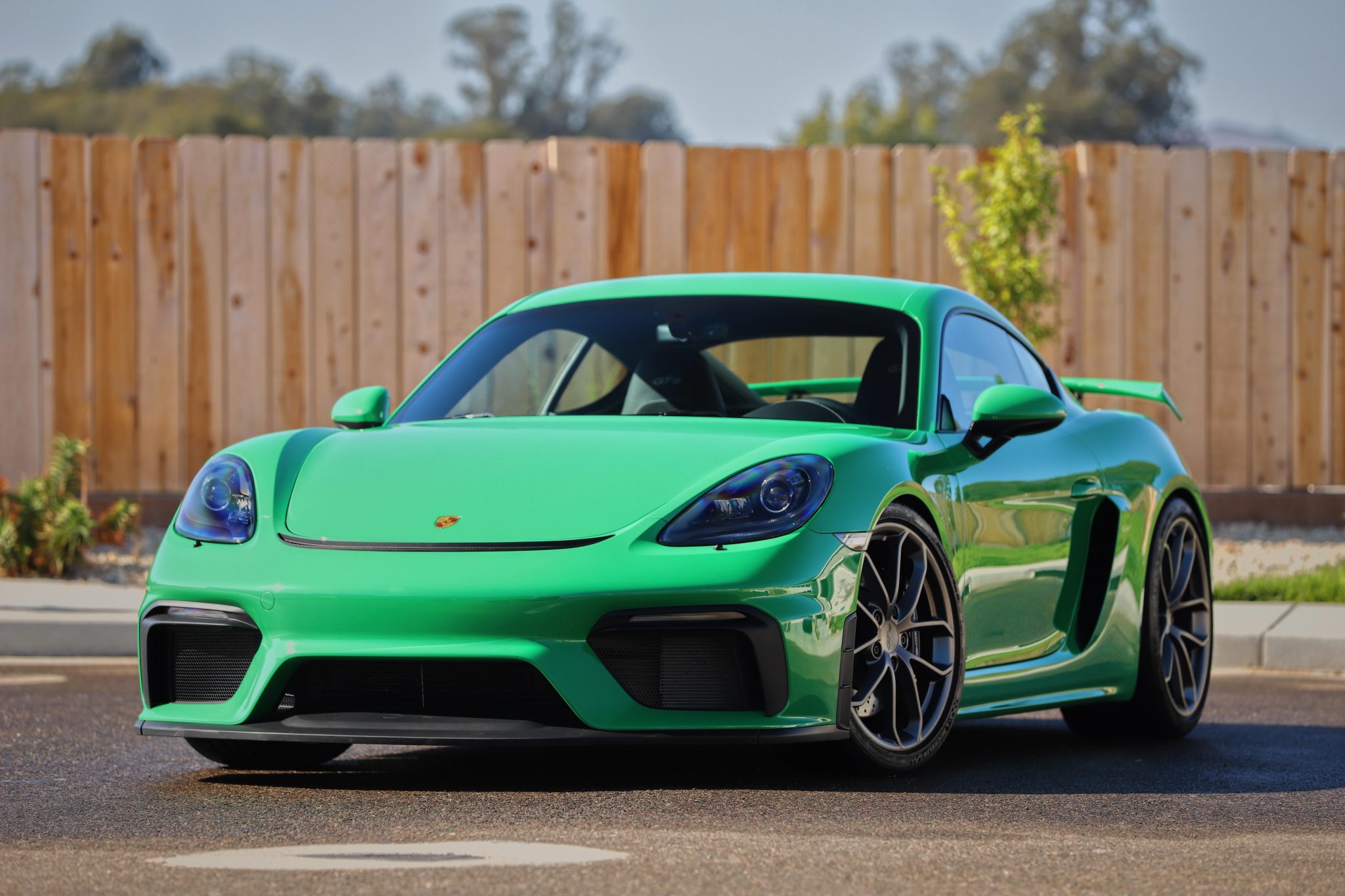 2021 718 Cayman GT4 photo 2