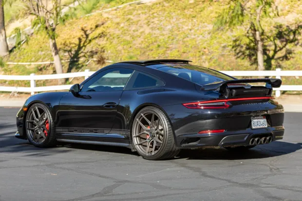 2019 911 Carrera 4 GTS photo 2