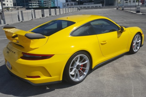2018 911 GT3 photo 2